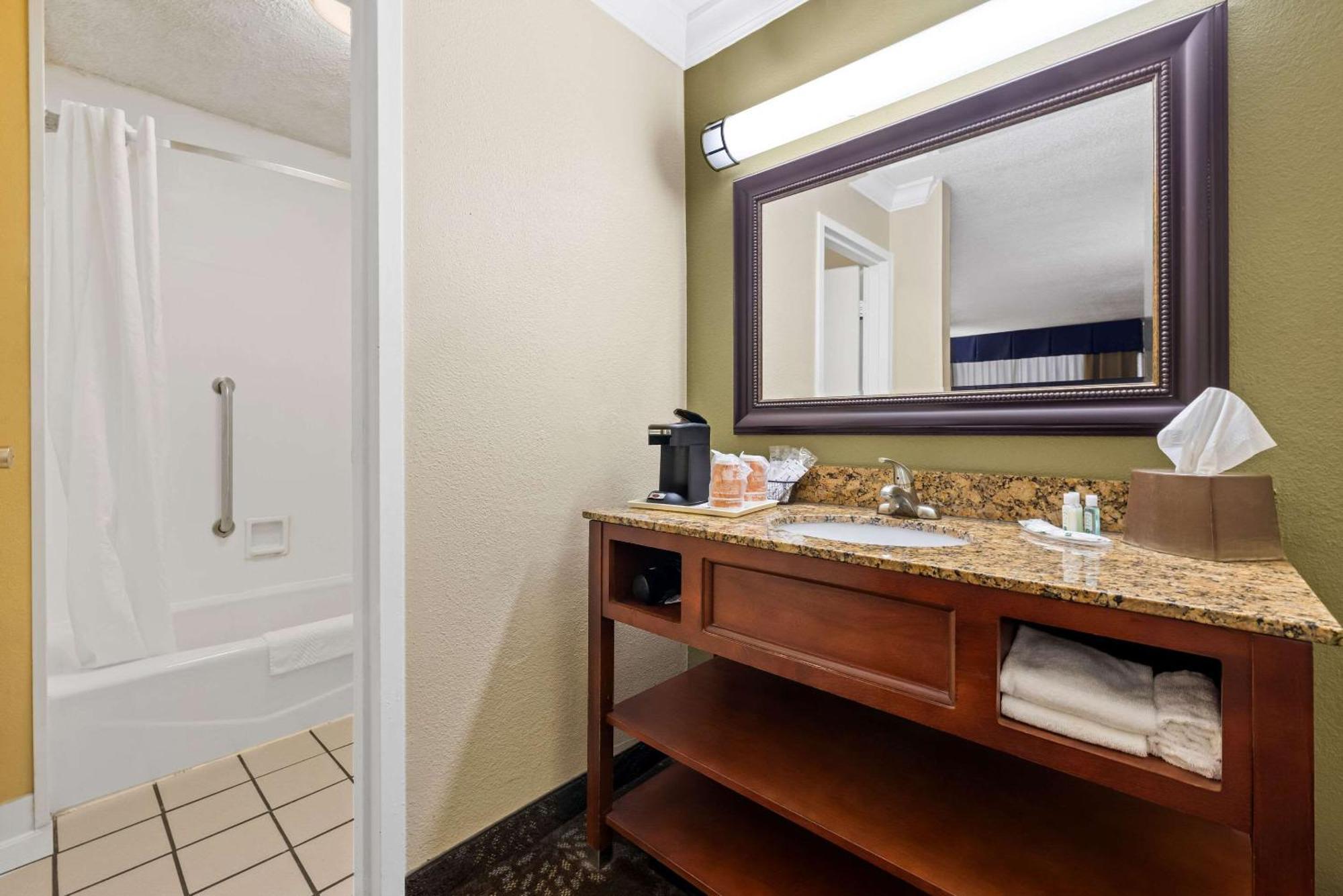 Quality Inn Morgan City Bagian luar foto